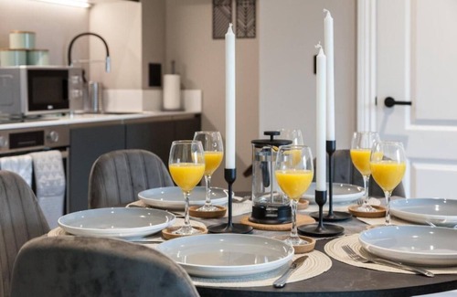 Holbeck Apartment | 3 Bed Flats near Station & City Centre - Sleeps 6