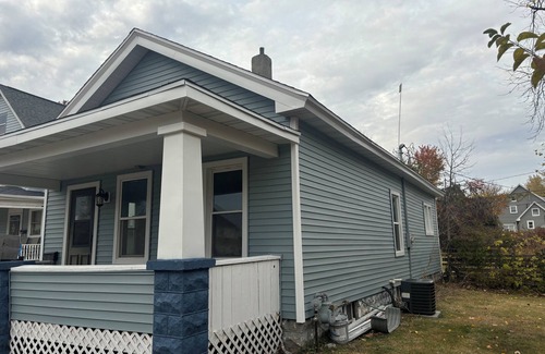 Cedar Rapids House | 3-bed house in Cedar Rapids New Kitchen. Close to Lindale Mall, Marion, Downtown