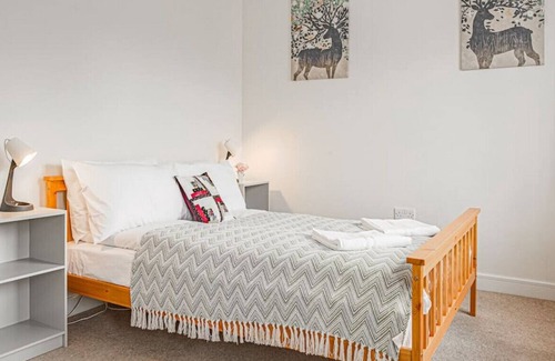 Nailsworth House | 3 Bed House in Nailsworth with Sunny Garden!