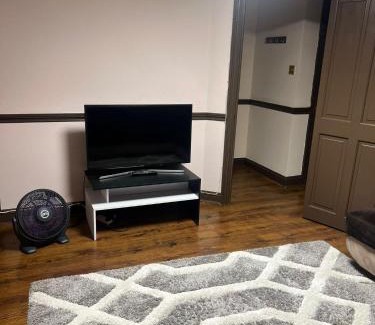 Chafford Hundred House | 3-Bed House - Sleeps 6 Parking & Garden