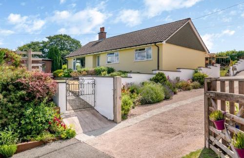 Brecon House | 3 Bed in Cantref BN363