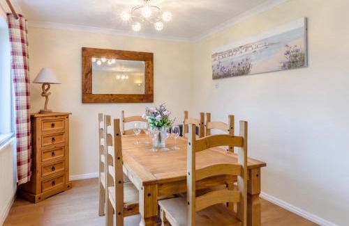 Freshwater House | 3 Bed in Freshwater 79039