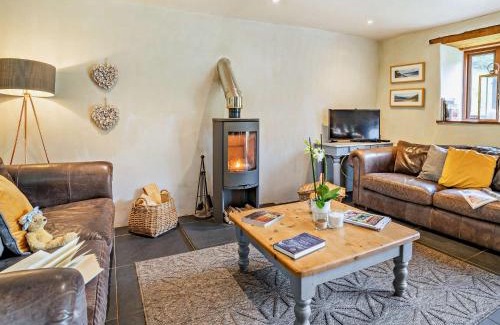 Abergavenny House | 3 Bed in Govilon 59730