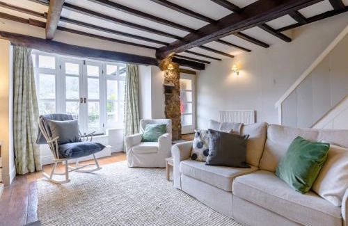 Great Hucklow House | 3 Bed in Great Hucklow 77715