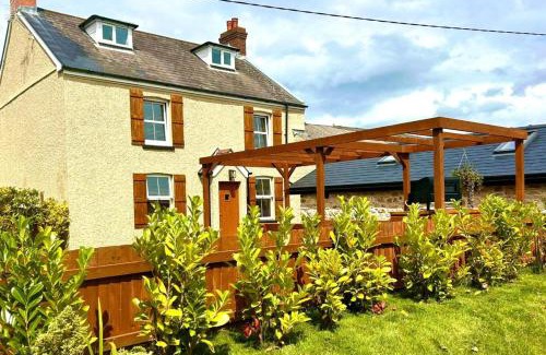 Crynant House | 3 Bed in Rhossili oc-f33389