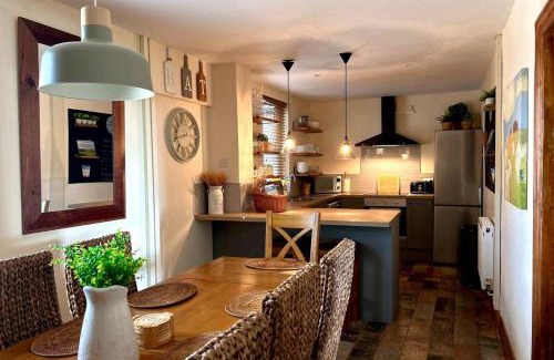 Crynant House | 3 Bed in Rhossili oc-f33389