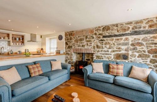 Tenby House | 3 Bed in Tenby FB095