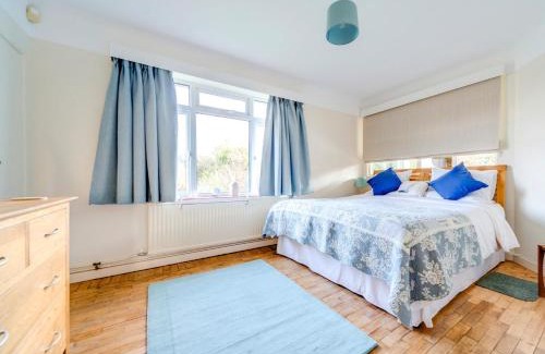 Totland Bay House | 3 Bed in Totland Bay IC110