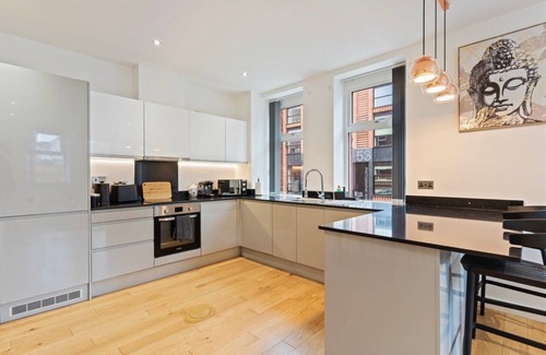 Birmingham City Centre Apartment | 3 Bed Room Central Apt in Jewellery Quarter