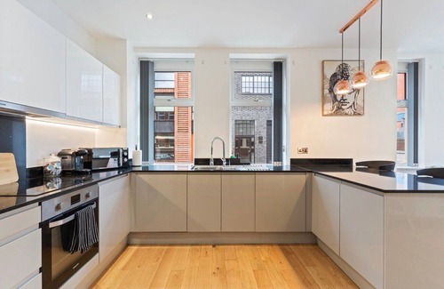 Birmingham City Centre Apartment | 3 Bed Room Central Apt in Jewellery Quarter