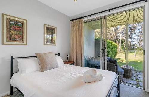 Long Beach House | 3-Bed Seaside Serenity Escape at Long Beach