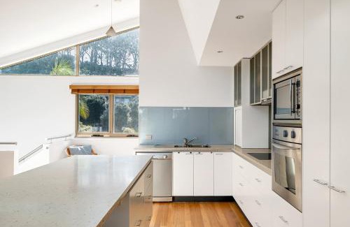 Long Beach House | 3-Bed Seaside Serenity Escape at Long Beach