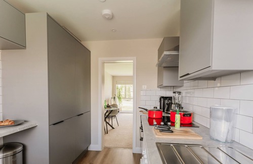 Solihull House | 3-Bed Solihull Contractor Accommodation Parking NEC BHX JLR