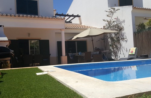 Vale do Garrao Villa | 3 Bed Villa for Rent in Varandas do Lago (Quinta do Lago)