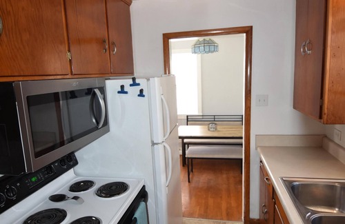 Locust Grove House | 3 Bedroom, 1 Bath, Full Kitchen with Laundry,