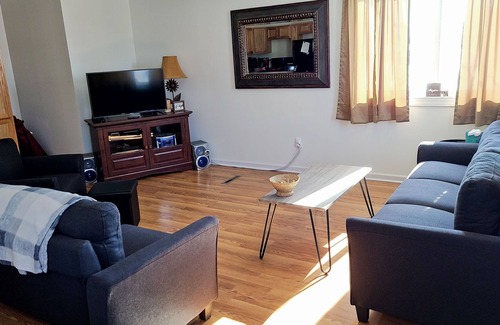 South Range House | 3 Bedroom, 1 bathroom ranch style house 3 blocks from snowmobile/ATV trail