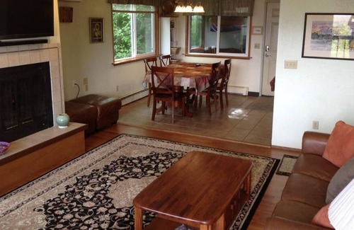 Sitka House | 3 bedroom, 1 bathroom, sleeps up to 6
