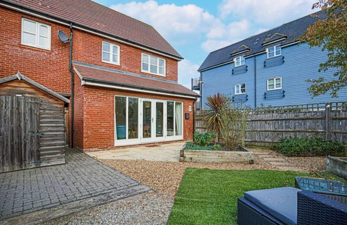Milton Keynes House | 3 Bedroom 2.5 Bathroom House - Parking & Fast Wifi