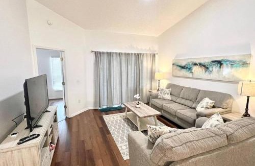 Clear Creek House | 3 Bedroom 2.5 Bathroom Clear Creek 1050