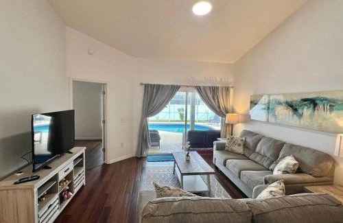 Clear Creek House | 3 Bedroom 2.5 Bathroom Clear Creek 1050