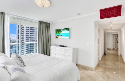Riverwalk Fort Lauderdale Apartment | 3 Bedroom 2 Bathroom Unit in FT Lauderdale