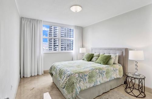 Riverwalk Fort Lauderdale Apartment | 3 Bedroom 2 Bathroom Unit in FT Lauderdale