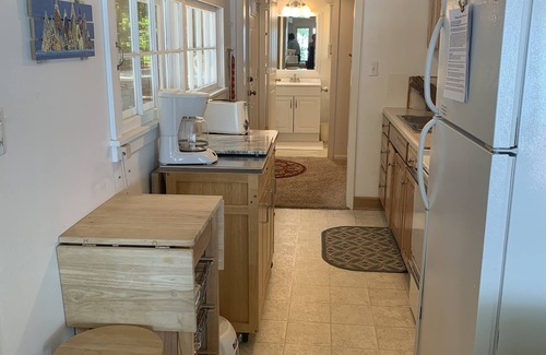 Gills Rock House | 3 Bedroom, 2 bath cottage on the shores of Garrett Bay with private beach