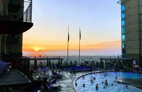 Seaside Condo | 3 bedroom 2 bath located right on beach!