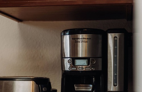 Williams House | 3 Bedroom, 2 Bath, Wifi, Tv, Wash And Dryer, Kitchen Stocked, Linens And Laundry