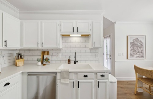 Franklin House | 3-bedroom, 2 bathroom house, dog friendly, pool with AC and WiFi in Franklin