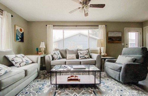 Spearfish House | 3 bedroom, 2 bathroom, Peaceful Family Home
