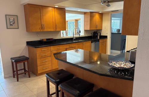 Gulf Gate Woods House | 3 Bedroom 2 Full Bath House near Siesta Key Beach