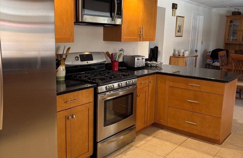 Gulf Gate Woods House | 3 Bedroom 2 Full Bath House near Siesta Key Beach