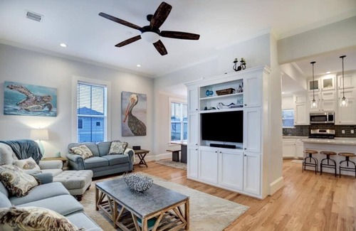 San Jacinto House | 3 Bedroom, 2 King Suites - Spectacular Home!