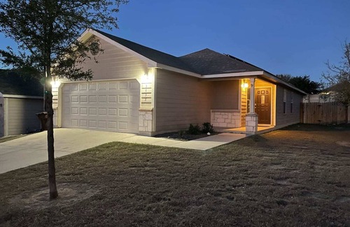 Wetmore House | 3 bedroom 2bath by JW Marriott 281 TPC fenced yard