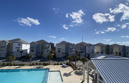 Atlantic Beach House | 3 bedroom, 3 1/2 bath townhome located poolside with ocean view/access