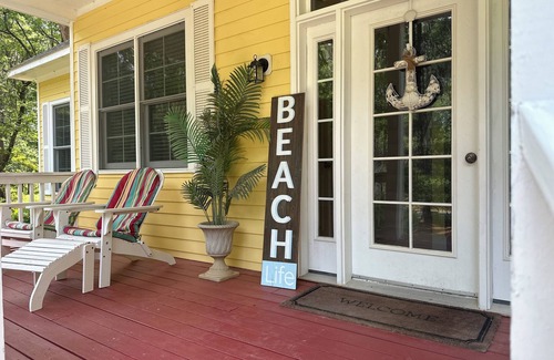 Melrose on the Beach House | 3 bedroom/3.5 baths, Landtrans included Melrose Pool Open!,
