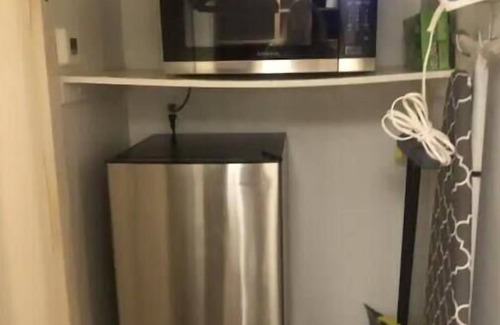 Midtown Condo | 3 Bedroom/3 bath/2 car garage High Rise in Midtown on 9th floor