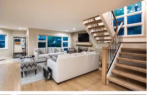 Aspen House | 3 BEDROOM 3 BATH, ASPEN CORE POOL & HOT TUB!