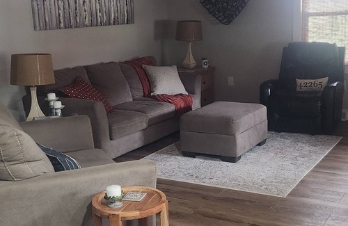 Olmstead House | 3 Bedroom 3 Bath Home in Country Setting