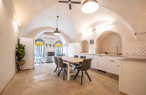 Jerusalem City Centre House | 3-bedroom 3 Bath house Nachlaot