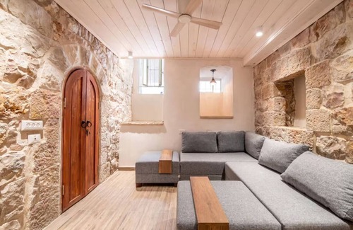 Jerusalem City Centre House | 3-bedroom 3 Bath house Nachlaot