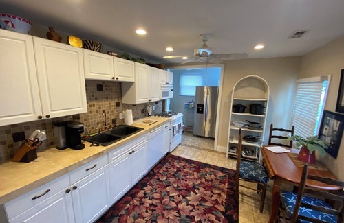 North Carolina Coast Cottage | 3-Bedroom 3 Bath Beach Cottage in Carolina Beach Paws Welcome 2 Blocks to Ocean