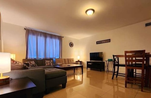 Riverside Park Apartment | 3 Bedroom 675438 by Houzlet