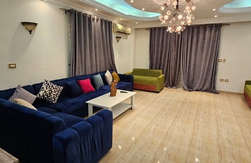Sakkala Apartment | 3-bedroom apartment beach front with sea view in charming Hurghada with AC,WiFi