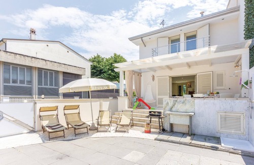 Torre del Lago Puccini House | 3 bedroom accommodation in Torre del Lago -LU-