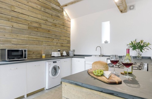 Coed-Y-Paen Cottage | 3 bedroom accommodation in near Llangybi