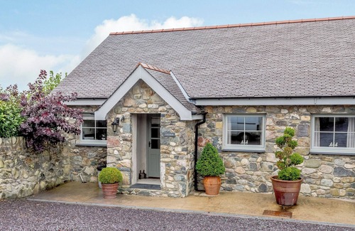 Bont Newydd Cottage | 3 bedroom accommodation in Caethro, near Caernarfon