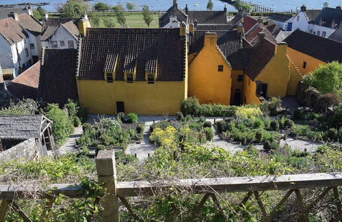 Dunfermline Cottage | 3 bedroom accommodation in Oakley, near Dunfermline