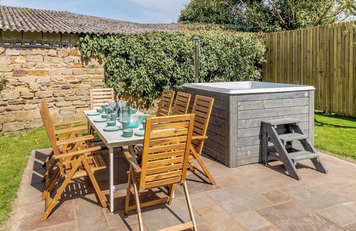 Pontefract Cottage | 3 bedroom accommodation in Featherstone, near Wakefield